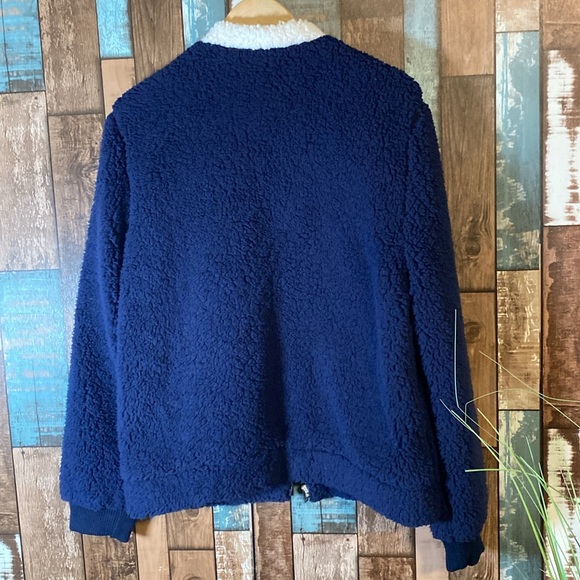 NWOT UGG medium fuzzy soft red white and blue jacket - Picture 14 of 16